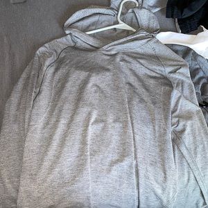 Men’s lululemon pullover hoodie